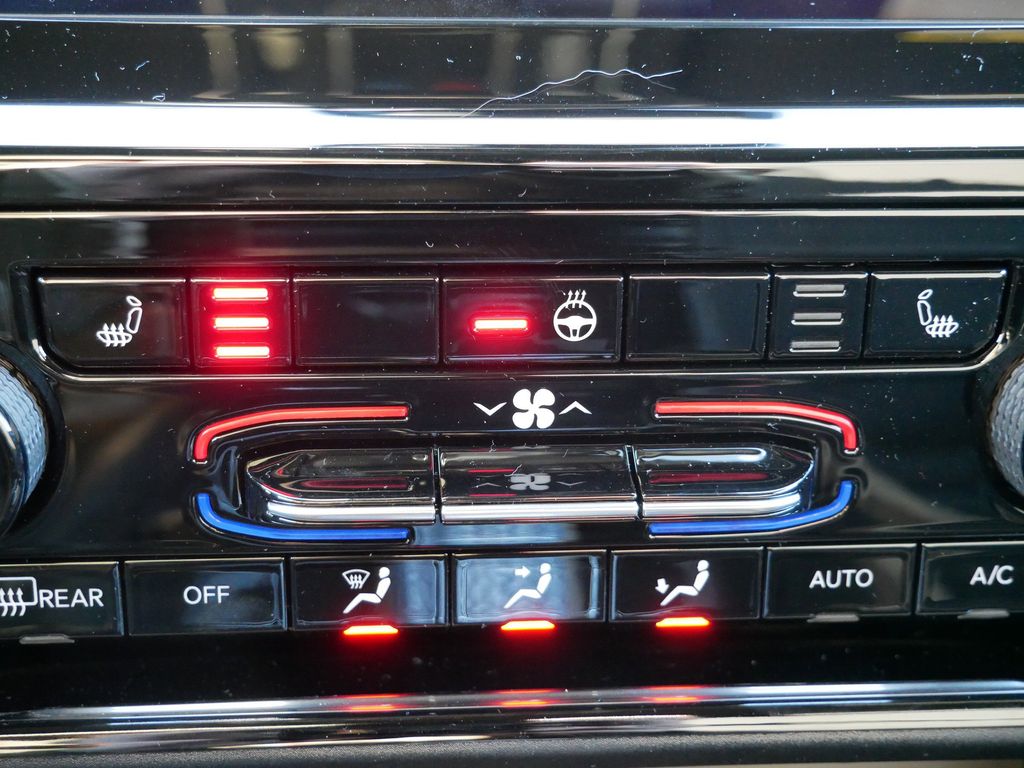 Thumbnail: 2025 Jeep Grand Cherokee - 46