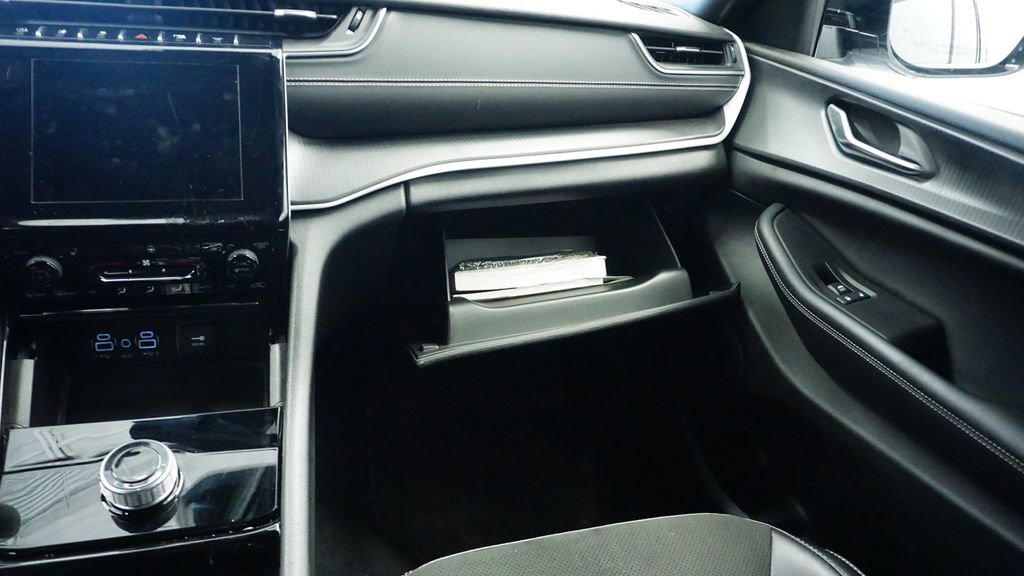 Thumbnail: 2023 Jeep Grand Cherokee L - 19