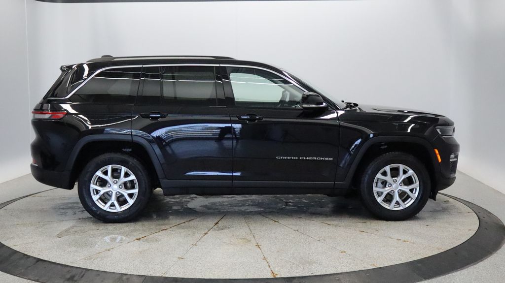 Thumbnail: 2023 Jeep Grand Cherokee - 6