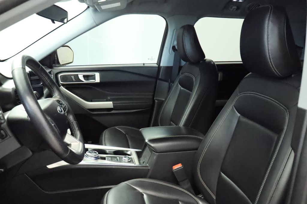 Thumbnail: 2023 Ford Explorer - 32