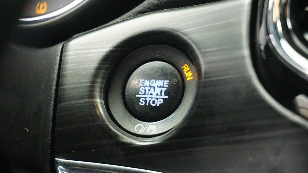 Thumbnail: 2021 Jeep Grand Cherokee - 31