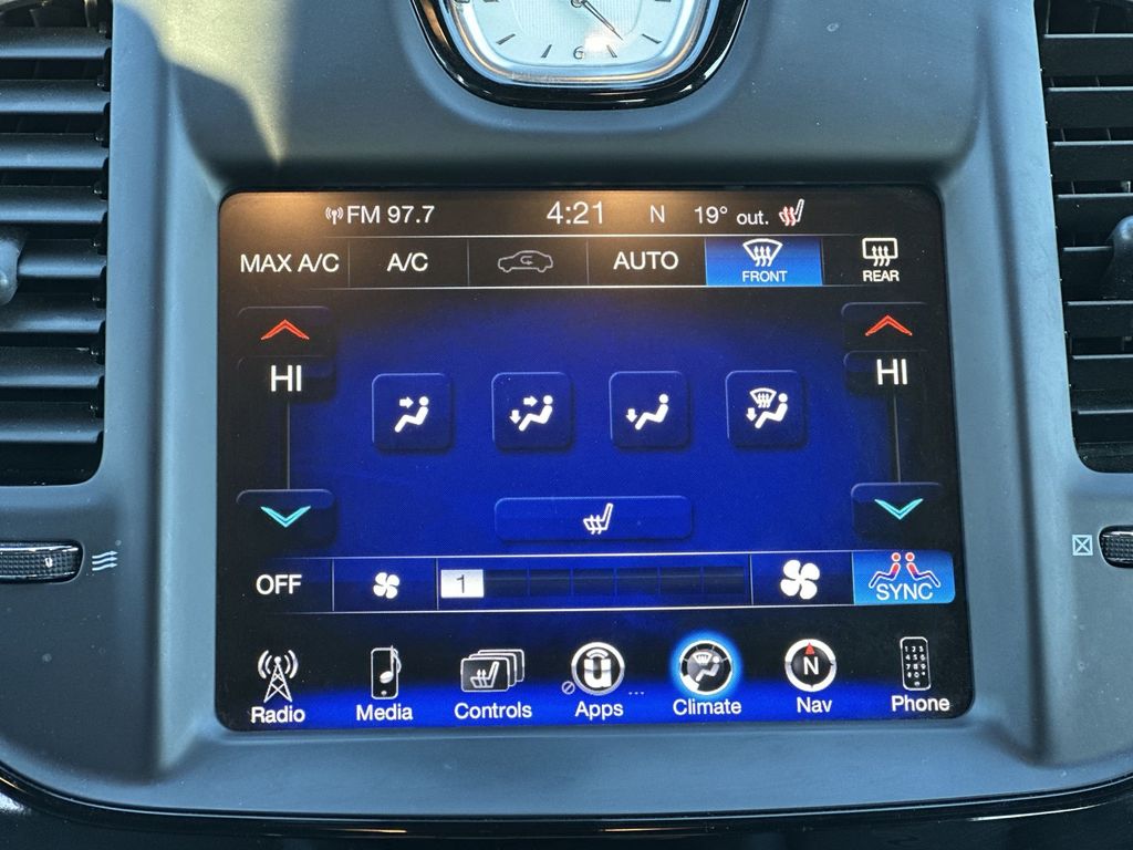 Thumbnail: 2016 Chrysler 300 - 15