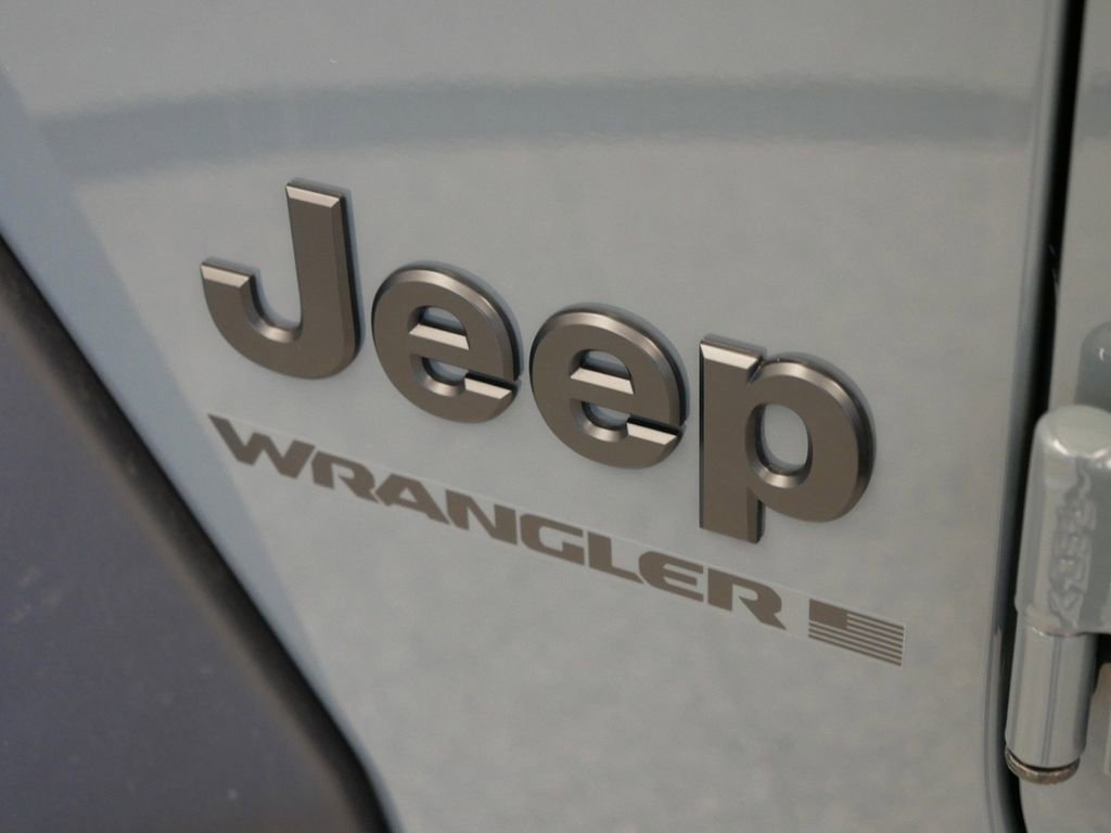 Thumbnail: 2025 Jeep Wrangler - 16