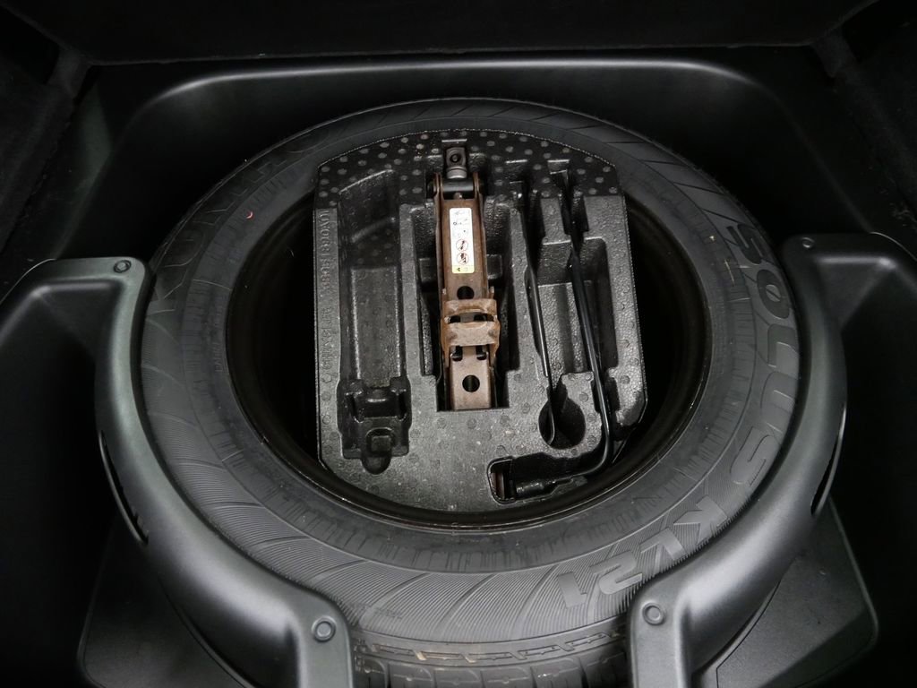 2012 Jeep Grand Cherokee Laredo 12