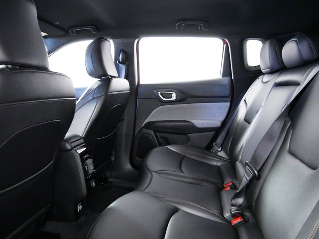 2024 Jeep Compass Latitude 28