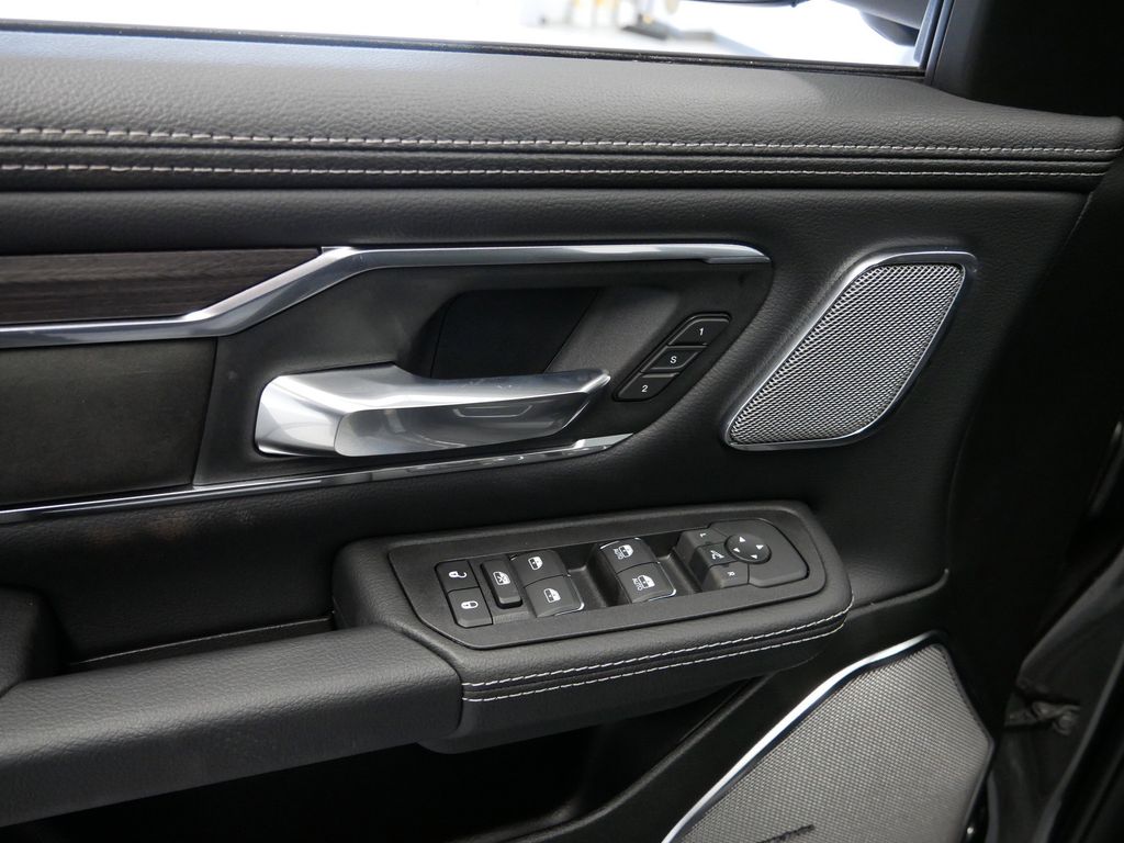 Thumbnail: 2026 RAM 1500 - 9