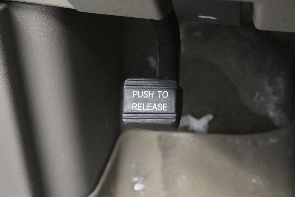 Thumbnail: 2015 Chrysler Town & Country - 31