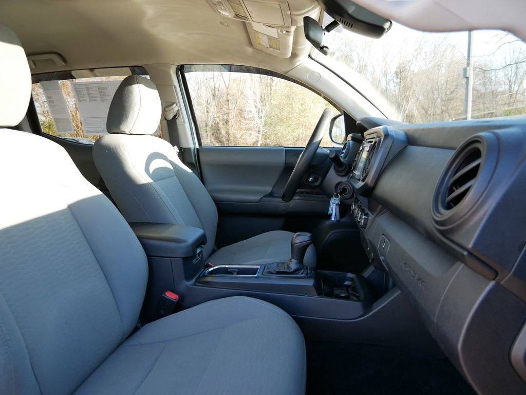 Thumbnail: 2019 Toyota Tacoma - 20