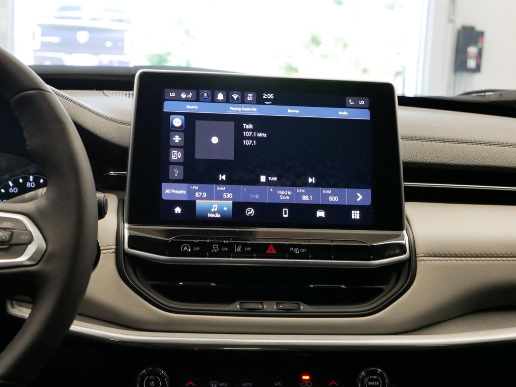 Thumbnail: 2024 Jeep Compass - 28