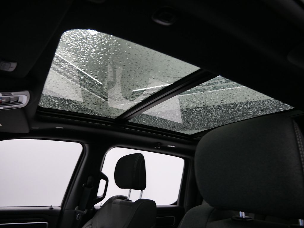 Thumbnail: 2026 RAM 1500 - 4