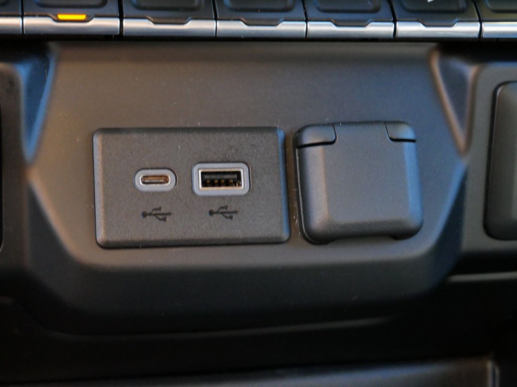 Thumbnail: 2019 Chevrolet Silverado 1500 - 33