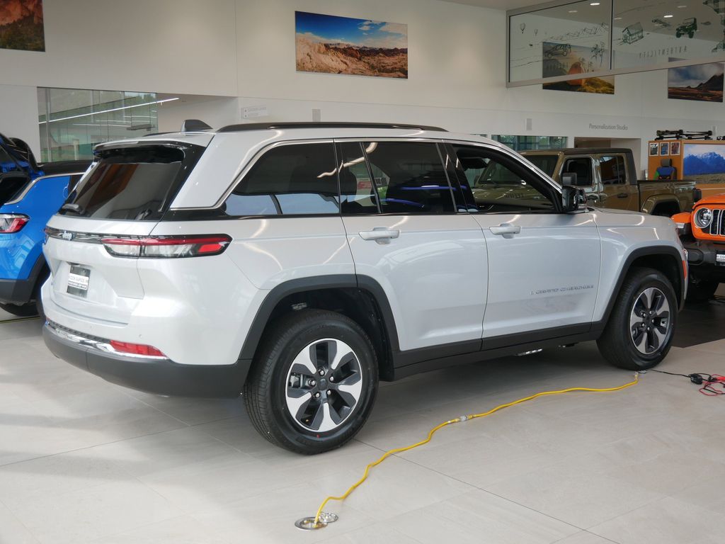 Thumbnail: 2025 Jeep Grand Cherokee - 4