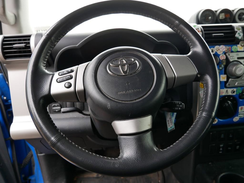 Thumbnail: 2007 Toyota FJ Cruiser - 26