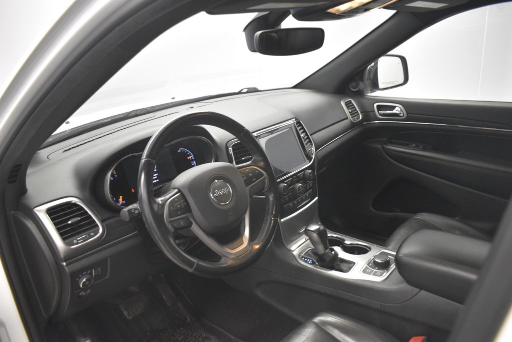 Thumbnail: 2020 Jeep Grand Cherokee - 18