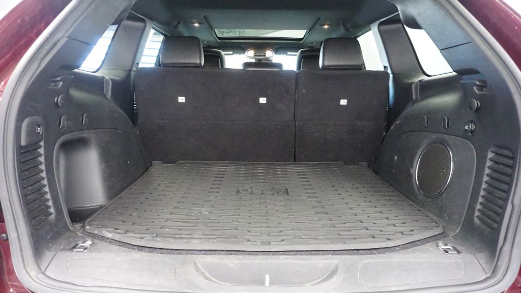 Thumbnail: 2021 Jeep Grand Cherokee - 17