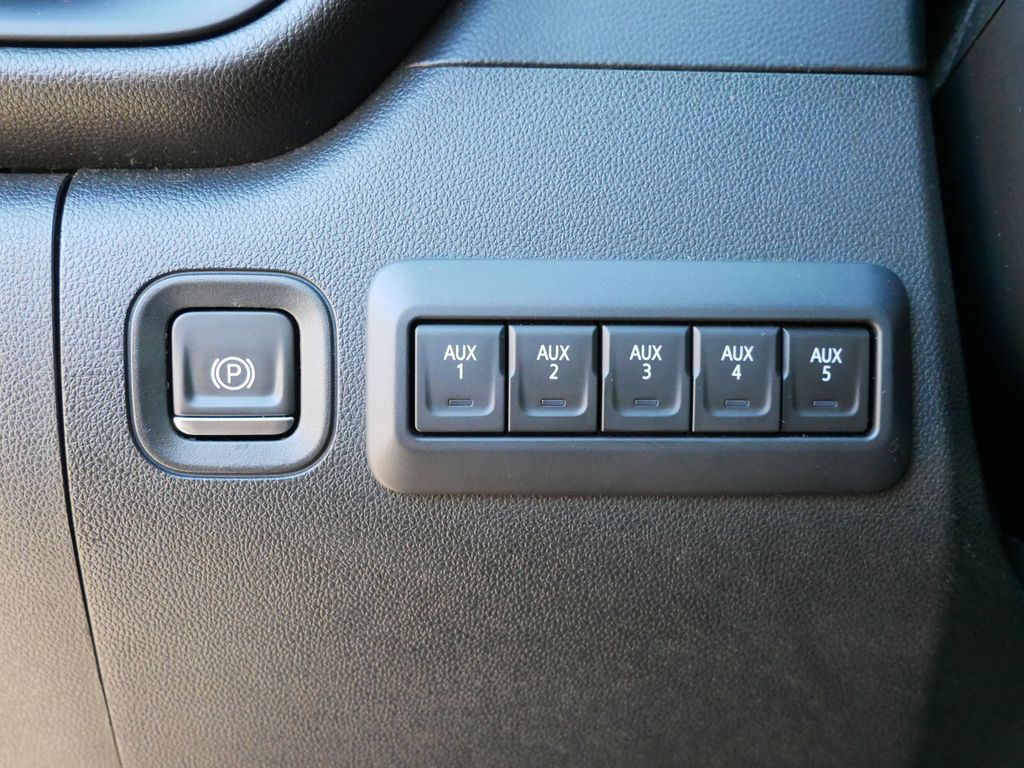 Thumbnail: 2021 Chevrolet Silverado 2500 - 36