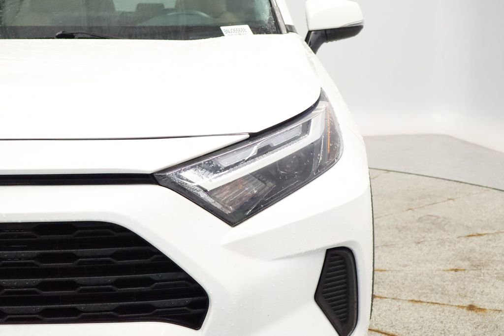 Thumbnail: 2022 Toyota RAV4 - 13