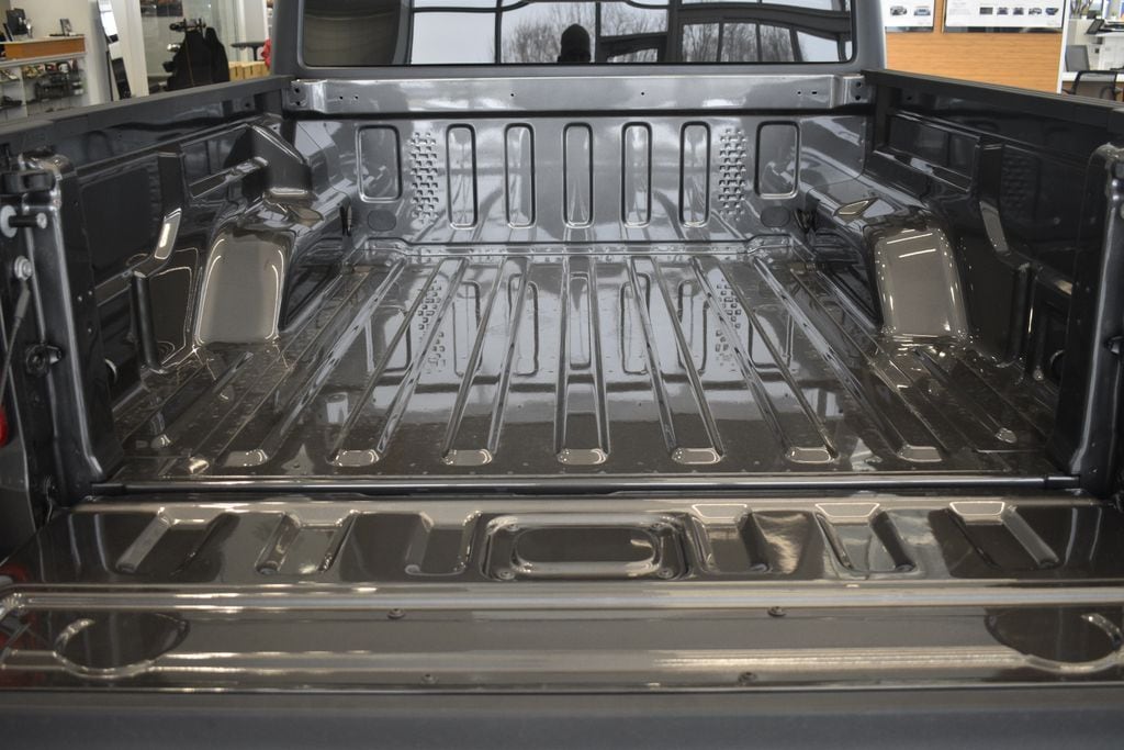 Thumbnail: 2025 Jeep Gladiator - 21