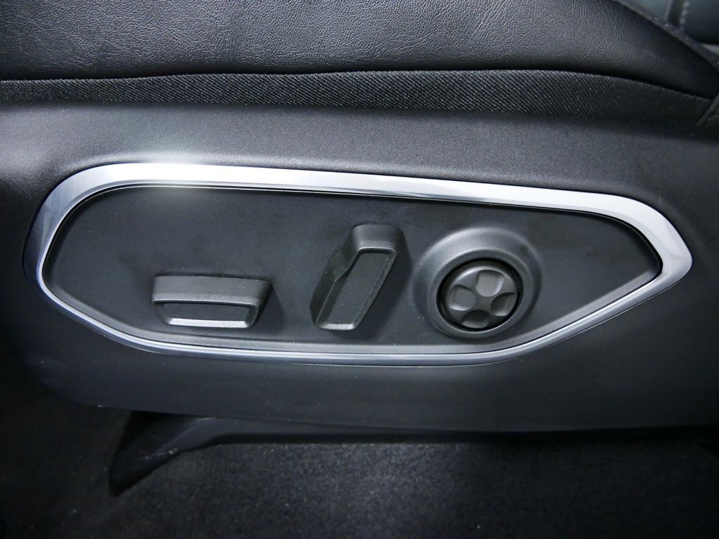 Thumbnail: 2024 Jeep Wagoneer - 36