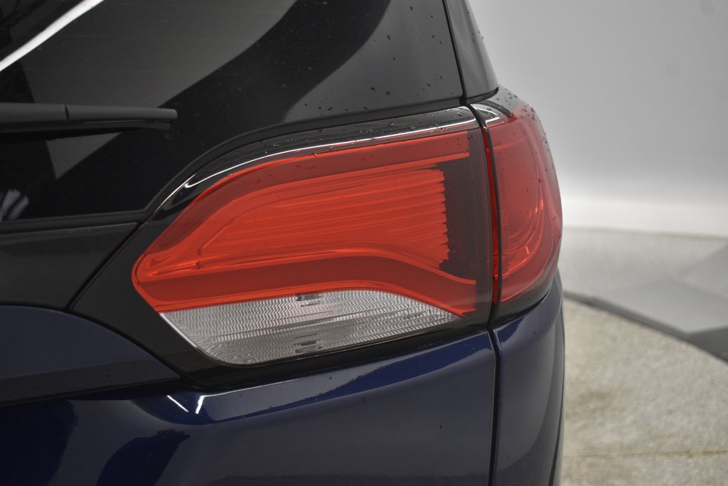 Thumbnail: 2017 Chrysler Pacifica - 16