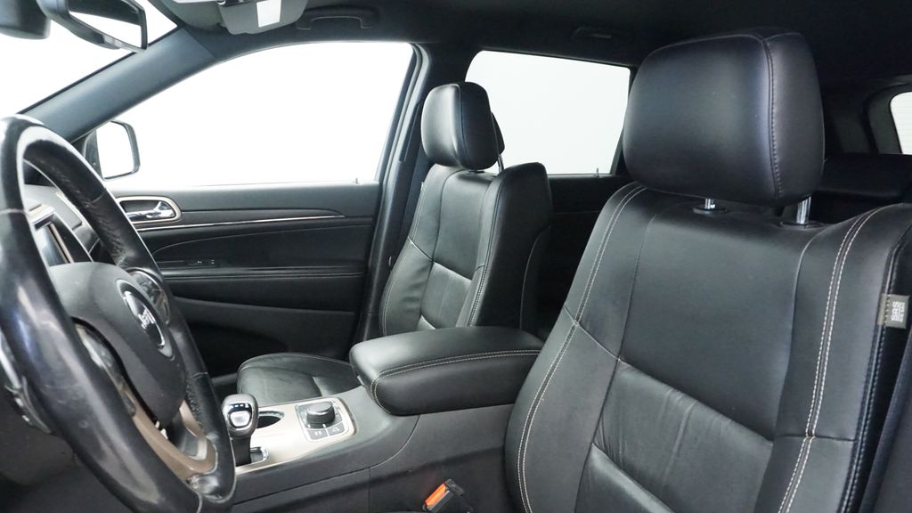 Thumbnail: 2015 Jeep Grand Cherokee - 23