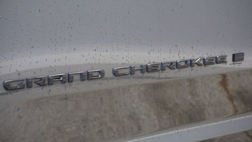 Thumbnail: 2023 Jeep Grand Cherokee - 14