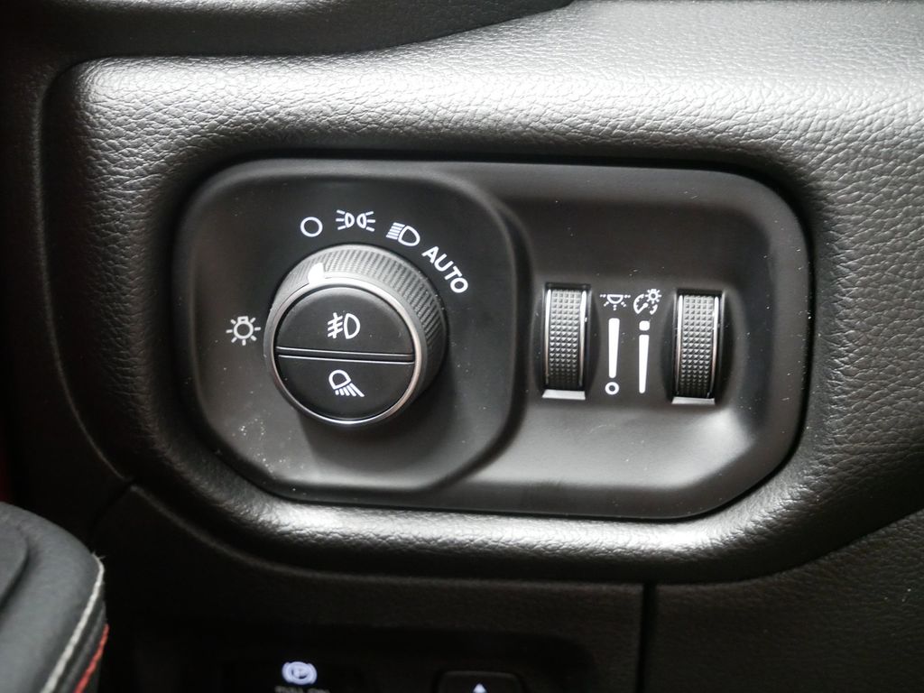 Thumbnail: 2025 RAM 1500 - 34