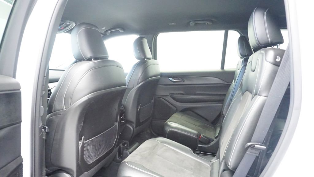 Thumbnail: 2023 Jeep Grand Cherokee L - 14