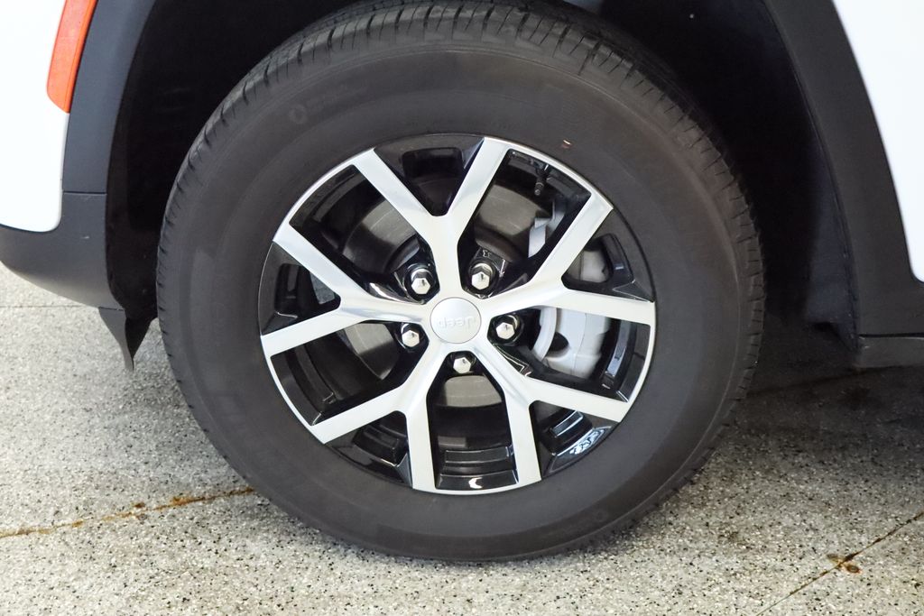 Thumbnail: 2025 Jeep Grand Cherokee - 14