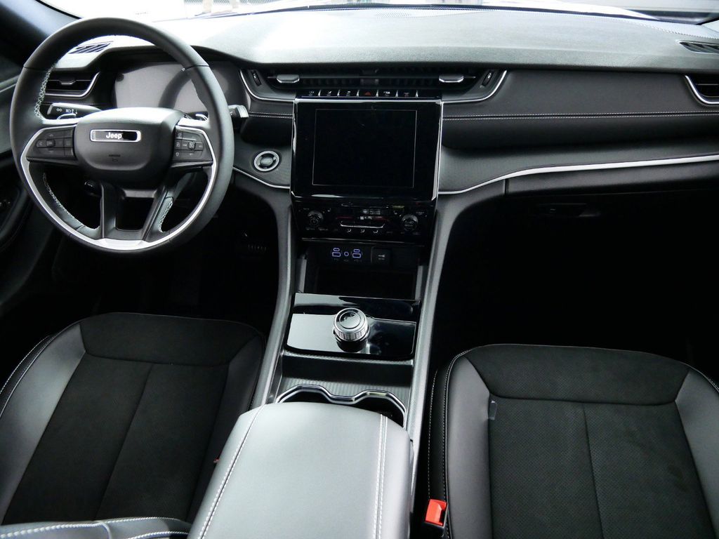 Thumbnail: 2024 Jeep Grand Cherokee - 6