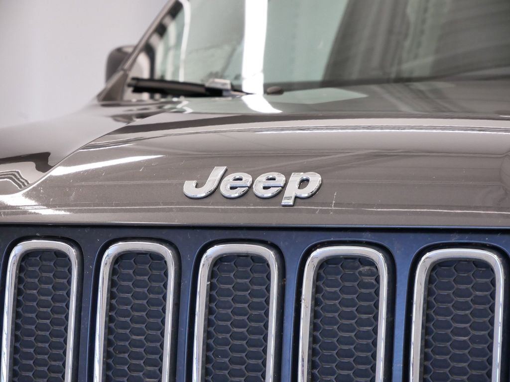 Thumbnail: 2017 Jeep Renegade - 8