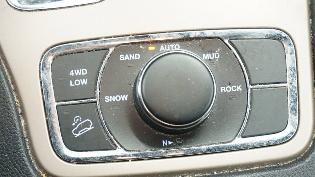 Thumbnail: 2017 Jeep Grand Cherokee - 32