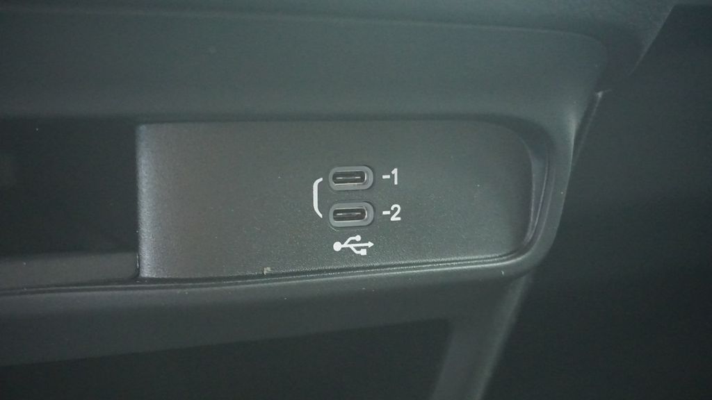 Thumbnail: 2026 Chrysler Voyager - 47