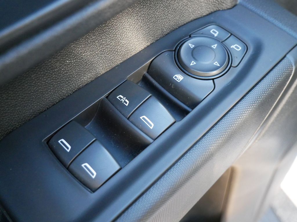 Thumbnail: 2021 Chevrolet Silverado 2500 - 32