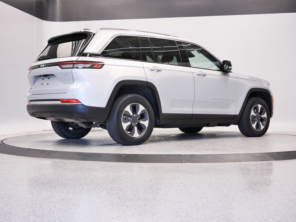 Thumbnail: 2022 Jeep Grand Cherokee - 6