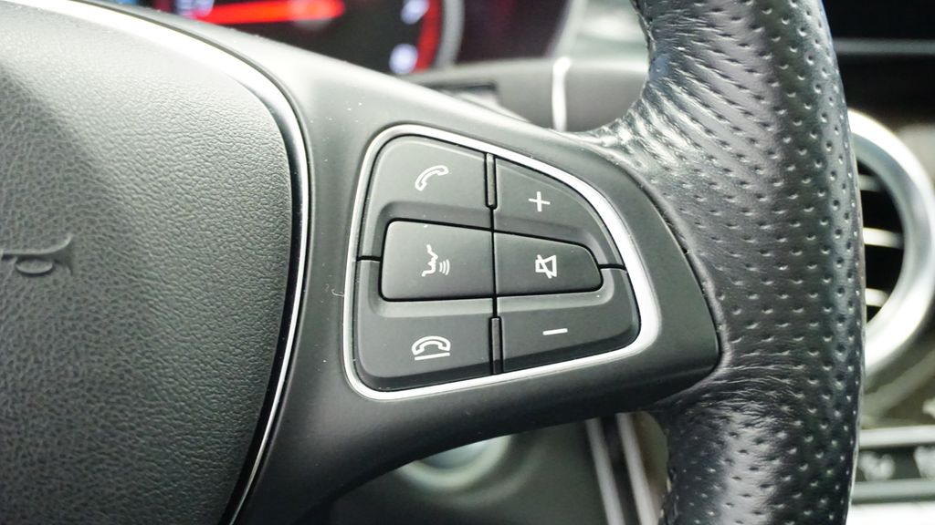 Thumbnail: 2018 Mercedes-Benz C-Class - 32