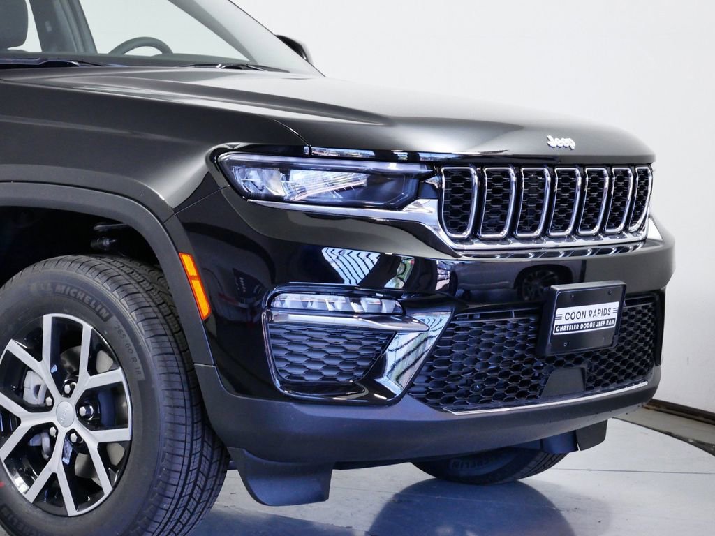 Thumbnail: 2025 Jeep Grand Cherokee - 3