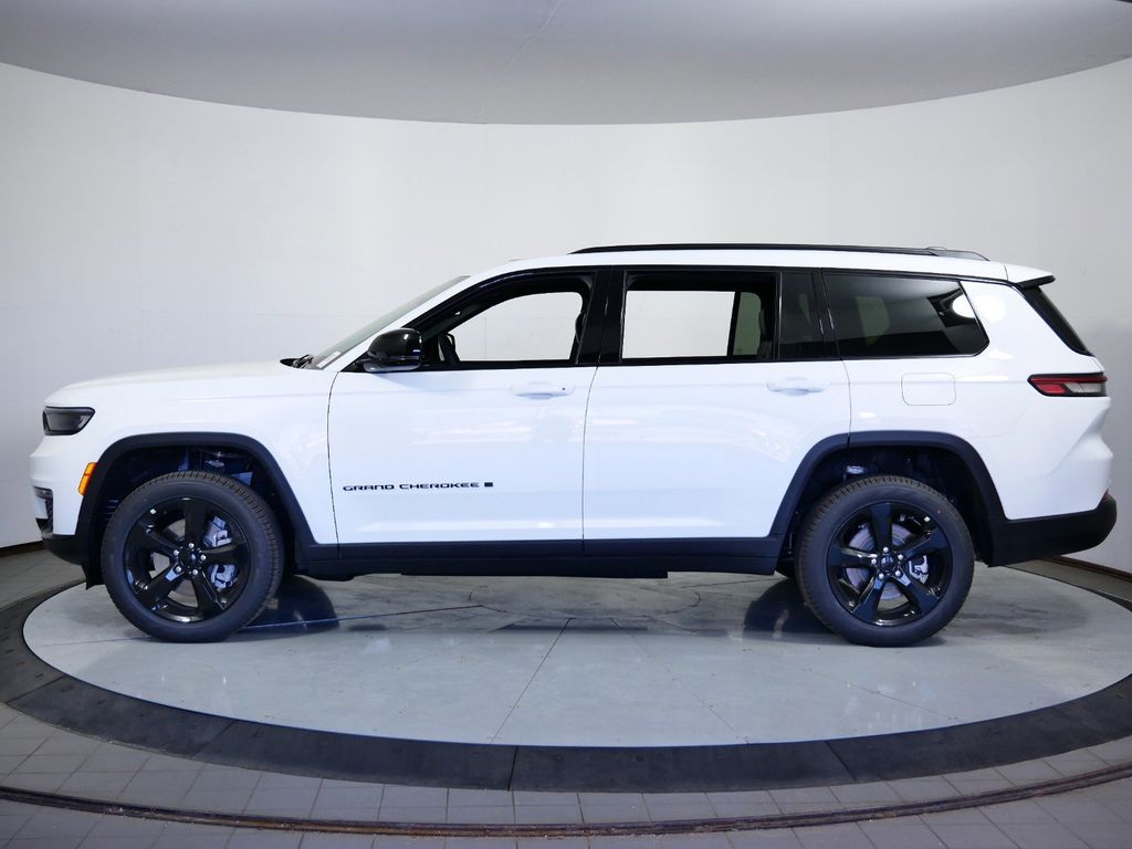Thumbnail: 2025 Jeep Grand Cherokee L - 16