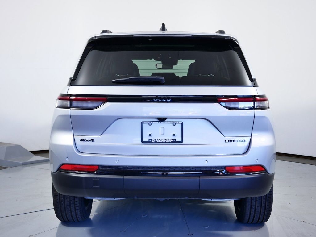Thumbnail: 2025 Jeep Grand Cherokee - 11