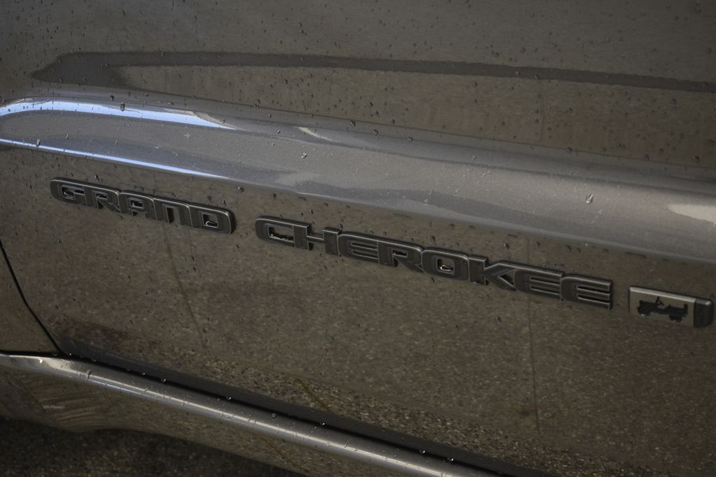 Thumbnail: 2021 Jeep Grand Cherokee - 22