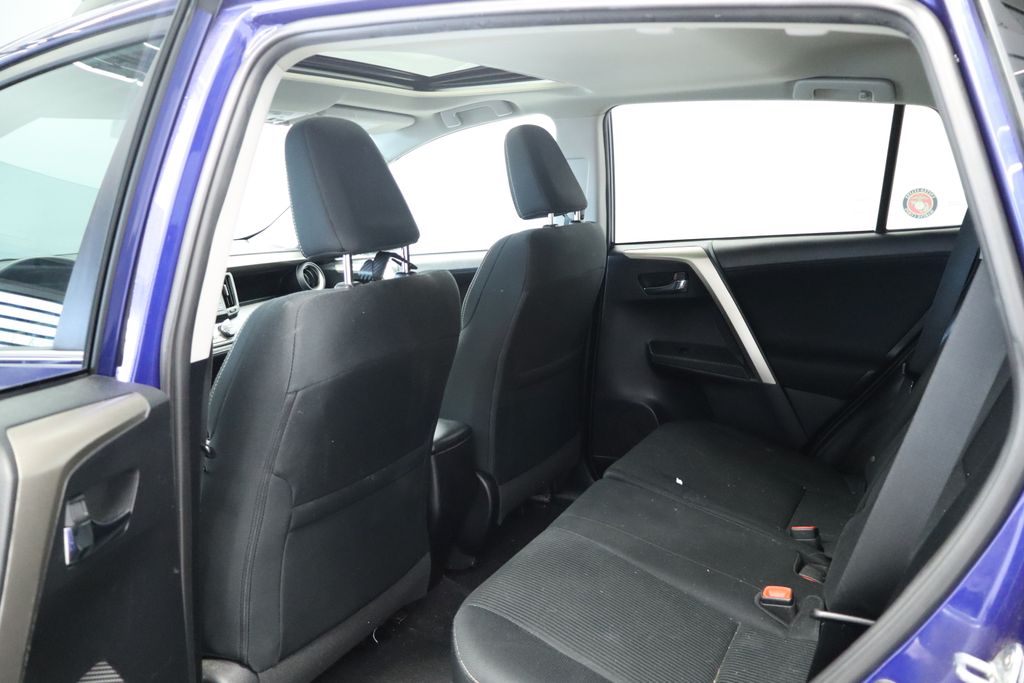 Thumbnail: 2015 Toyota RAV4 - 20