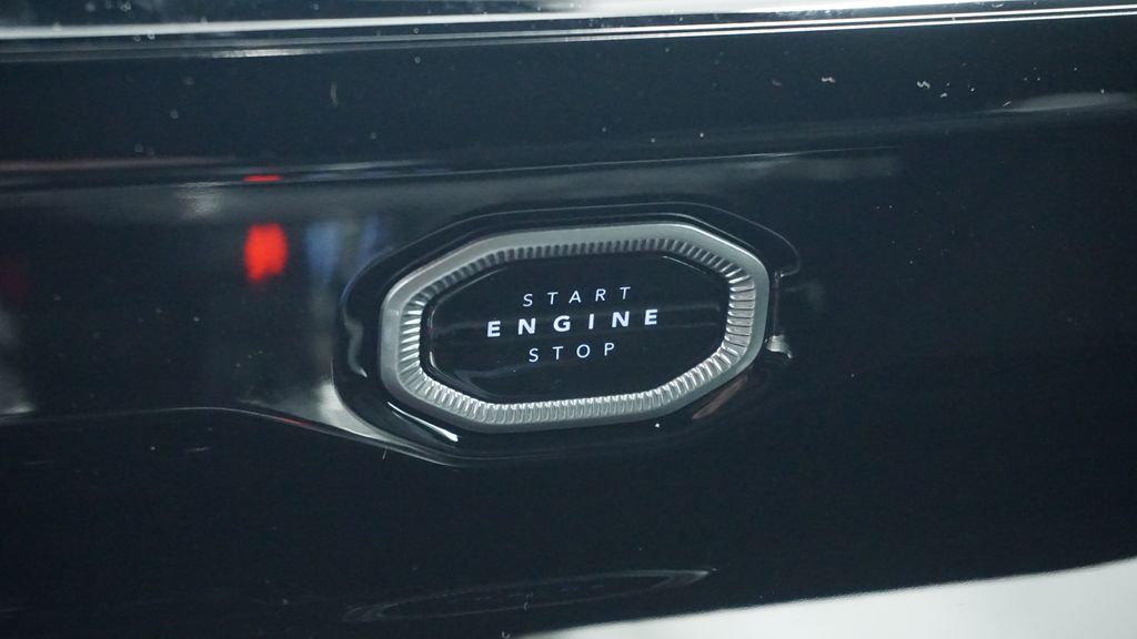 Thumbnail: 2026 Jeep Grand Cherokee - 31