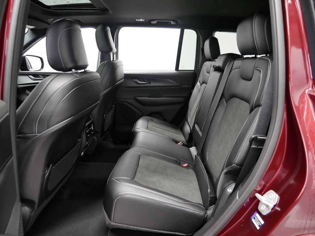 Thumbnail: 2025 Jeep Grand Cherokee - 9