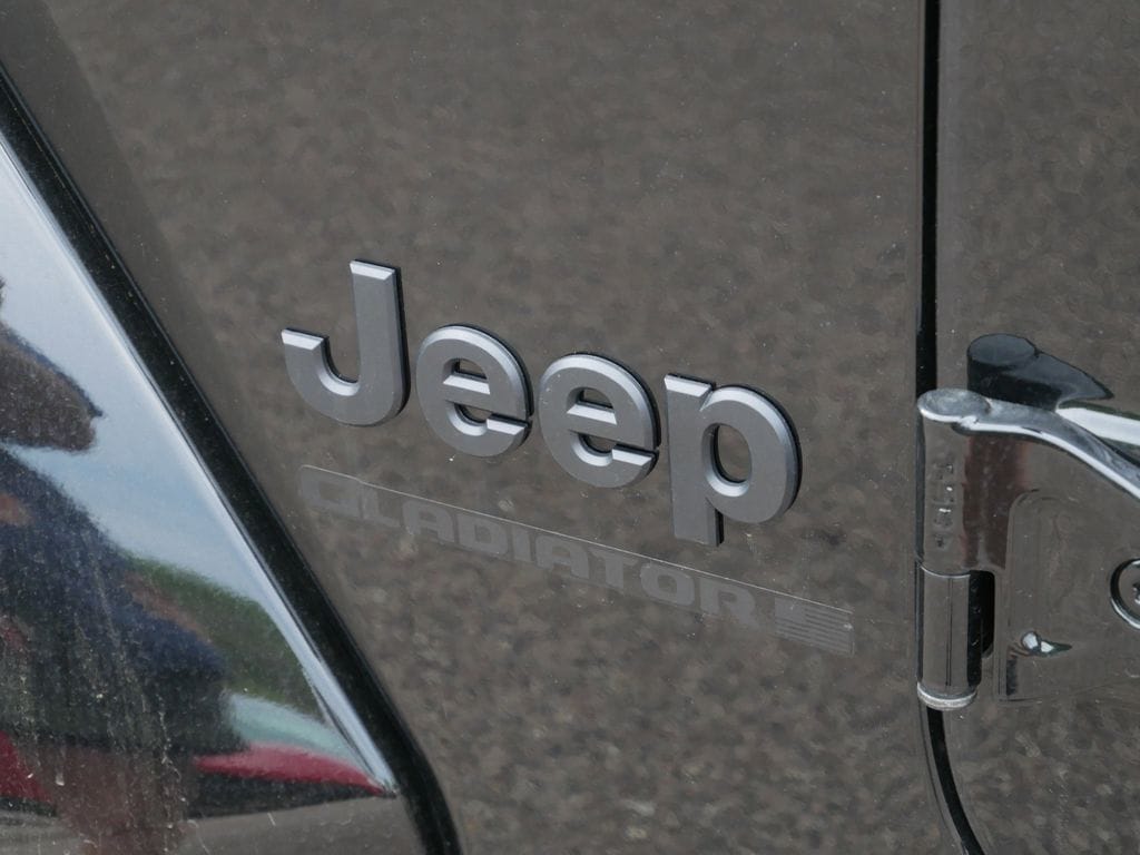 Thumbnail: 2025 Jeep Gladiator - 16