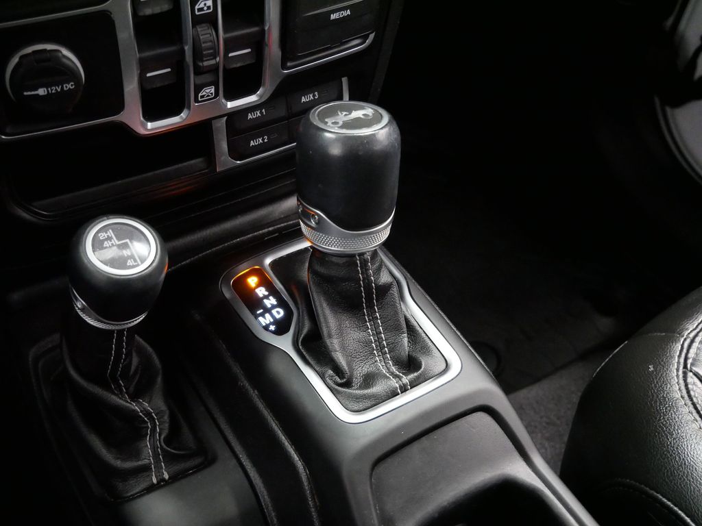 Thumbnail: 2020 Jeep Wrangler - 41