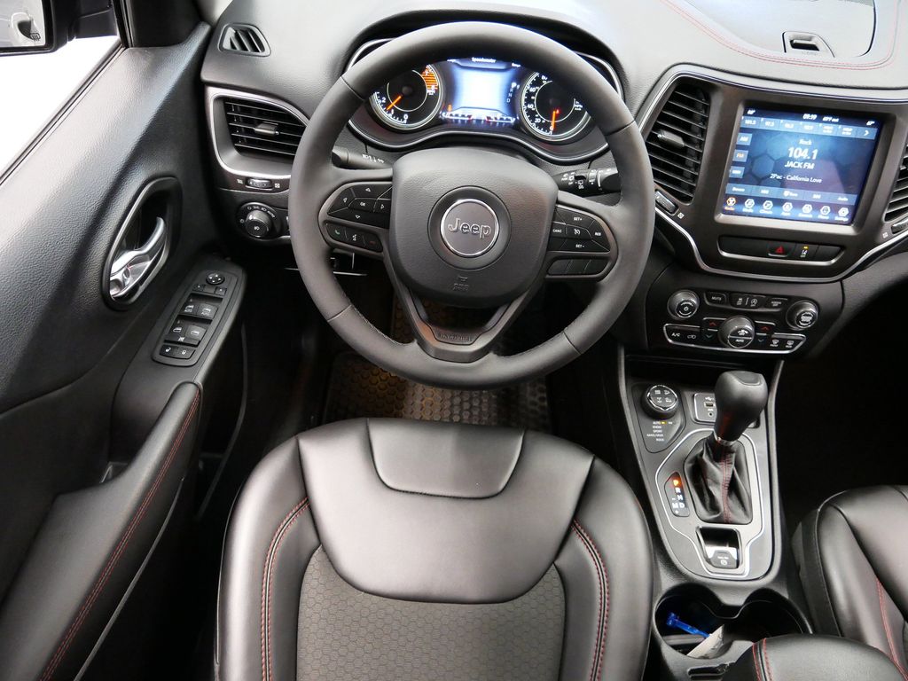 Thumbnail: 2022 Jeep Cherokee - 26
