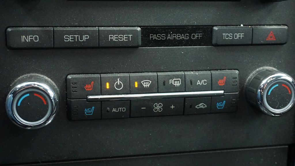 Thumbnail: 2012 Lincoln MKZ - 24