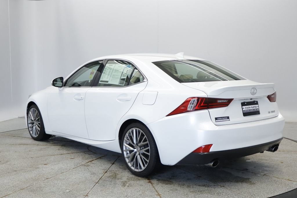 Thumbnail: 2015 Lexus IS - 3