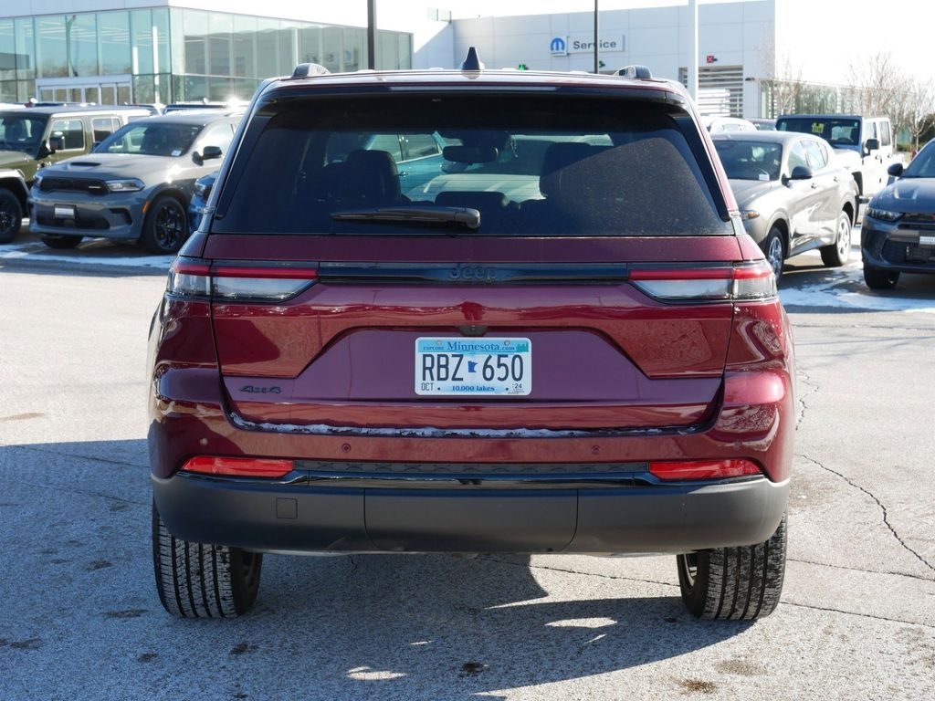 Thumbnail: 2024 Jeep Grand Cherokee - 11