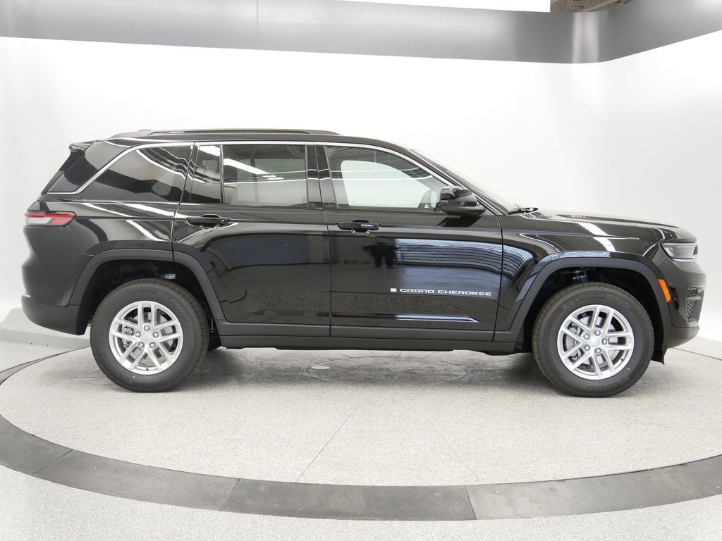 Thumbnail: 2025 Jeep Grand Cherokee - 8